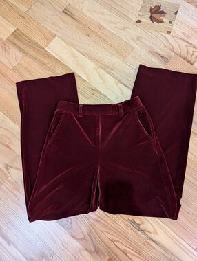 NWOT. White House Black Market Velvet Trousers - Burgundy. Wide Leg. Size 4.